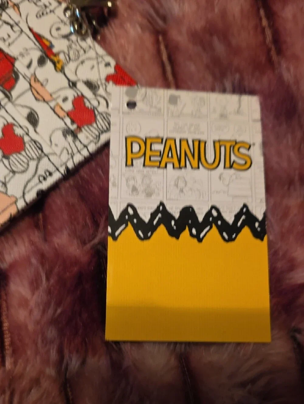 Peanuts White & Red Snoopy Pattern Card Holder with Keychain